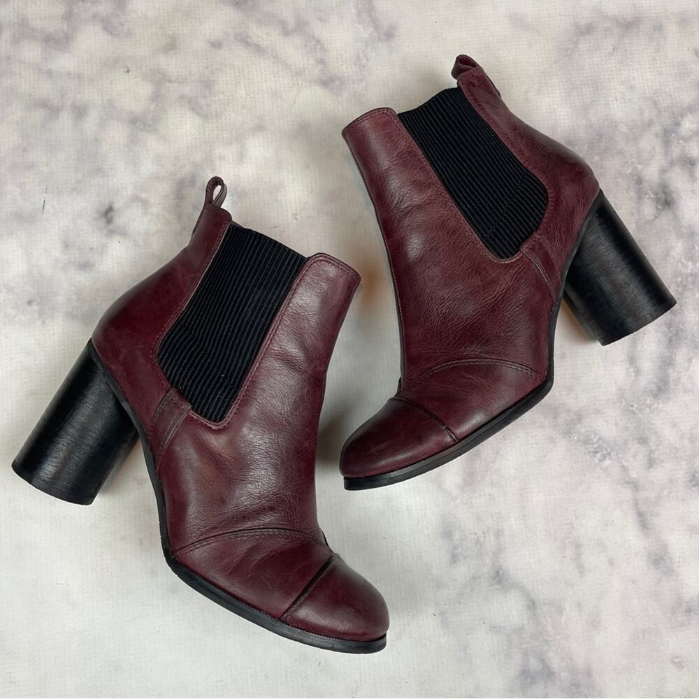 Miz Mooz Iris Burgundy Chelsea Boots Spool Heel Pull-On Sz 39/ 8.5